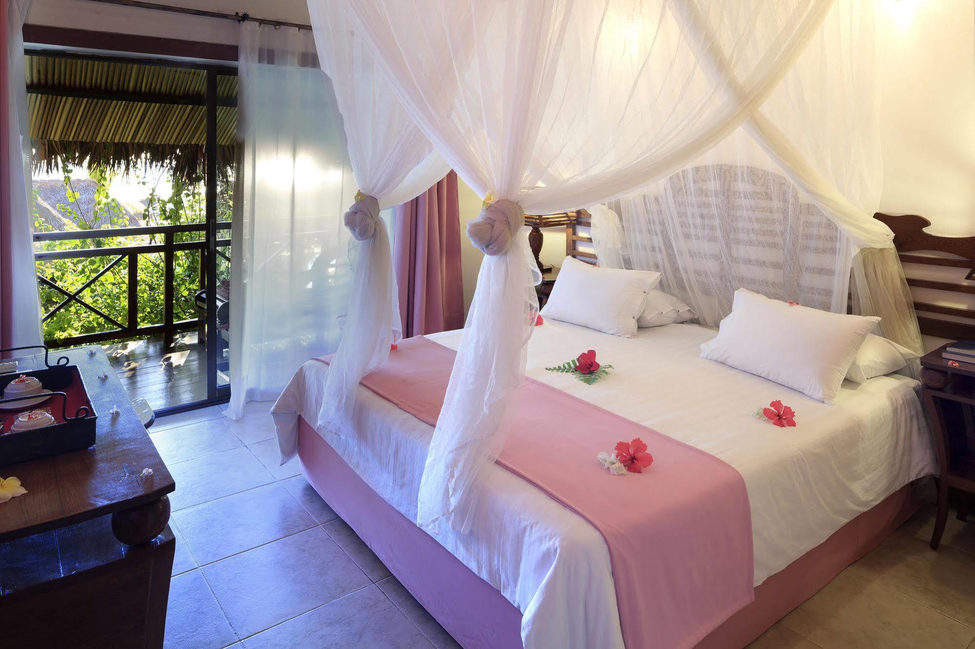 Nosy Be Hotel & Spa Ambaro ภายนอก รูปภาพ