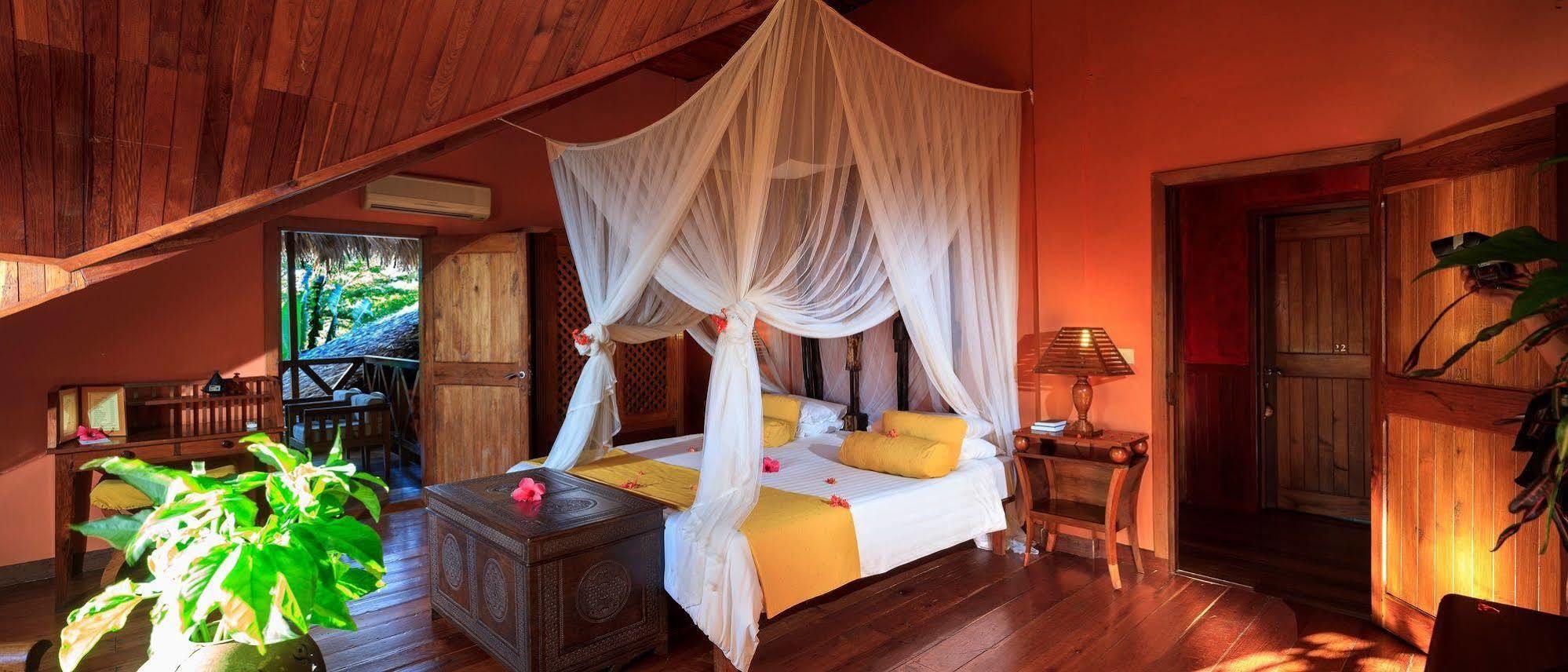 Nosy Be Hotel & Spa Ambaro ภายนอก รูปภาพ